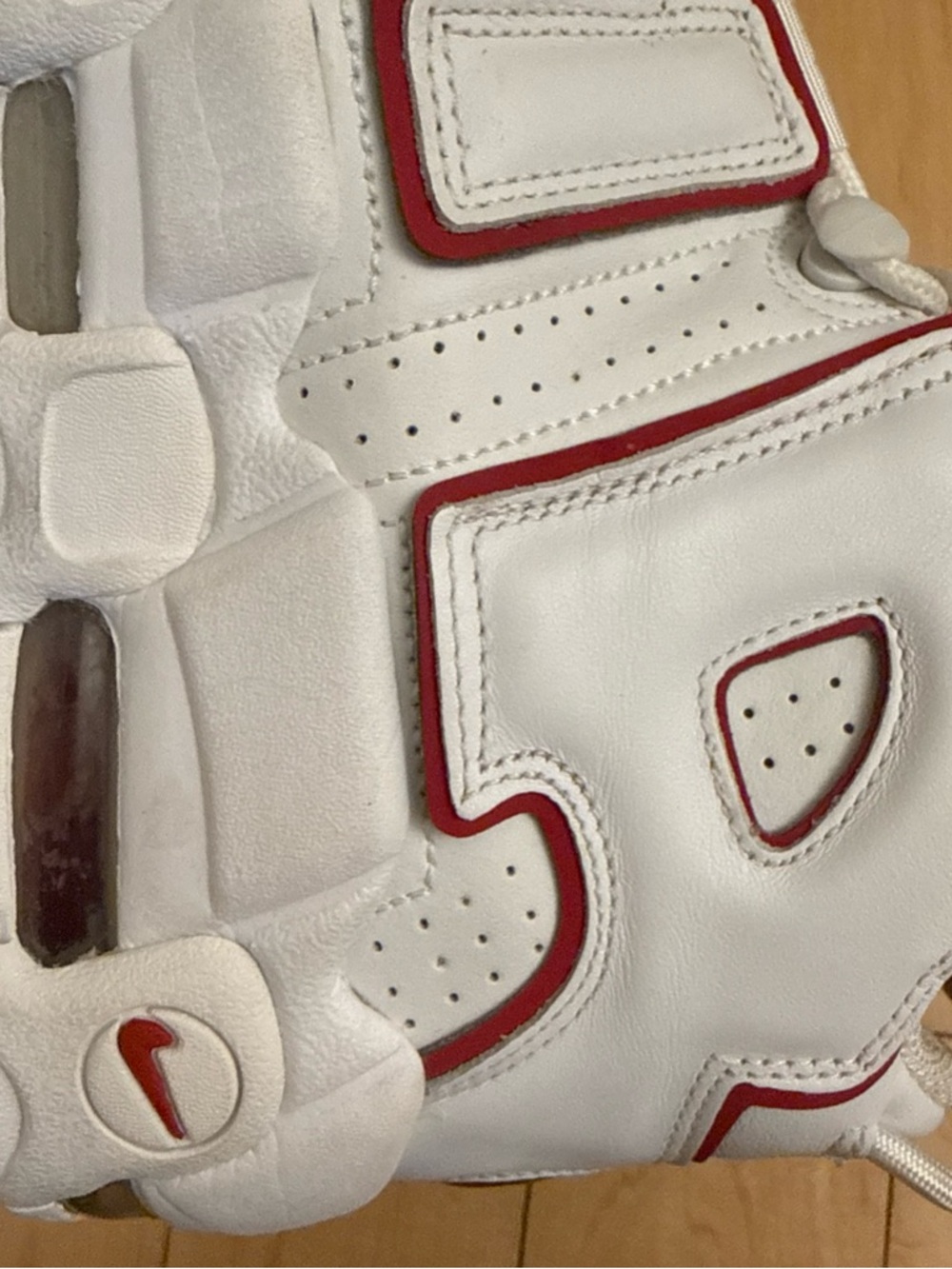 Nike White & Red mens Air More Uptempo Basketball Sneakers Sz 10 - Picture 13 of 16